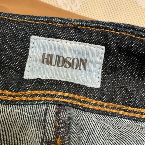 Hudson Jeans, Dark Wash, 5-Pockets, Pointed Flap & Button on Back 2, Size 28 - Picture 5 of 15